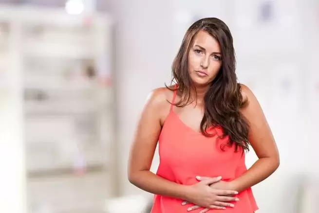 Os vermes no corpo dunha muller causaron problemas coa dixestión
